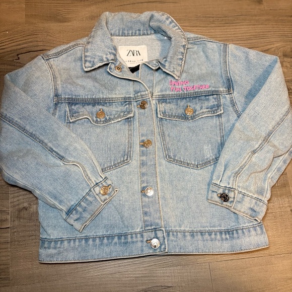 Zara Light Blue Denim Jacket with Pink Embroidered Detail - Picture 2 of 6